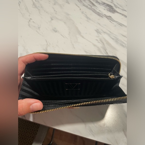 Victoria’s Secret Two-Tone Wallet - Picture 4 of 4